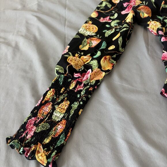 Milk & Honey Women's Blouse Black Size Small Fruit & Floral - Picture 7 of 9